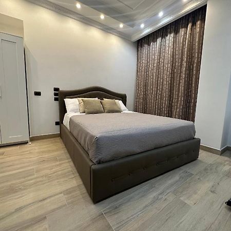 Le Chic Rooms Неаполь Экстерьер фото